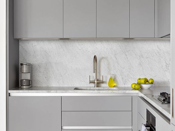 3rd image of 547 W 47th St Room 906