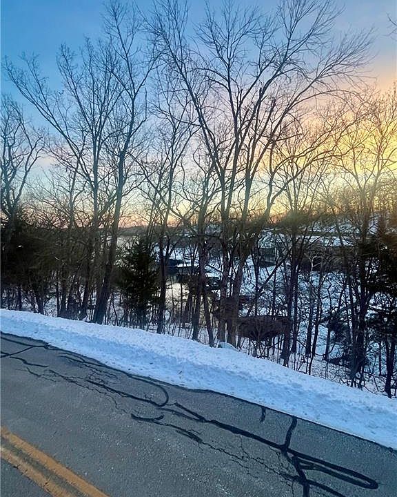 2nd image of Palisades Dr