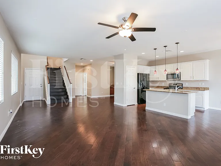 7340 Chesapeake Cove St — Photo 3