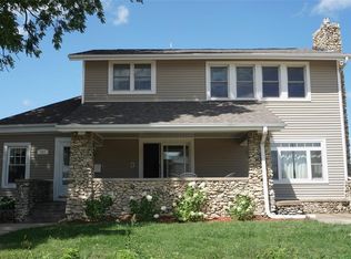 125 E 3rd St, Monticello, IA 52310