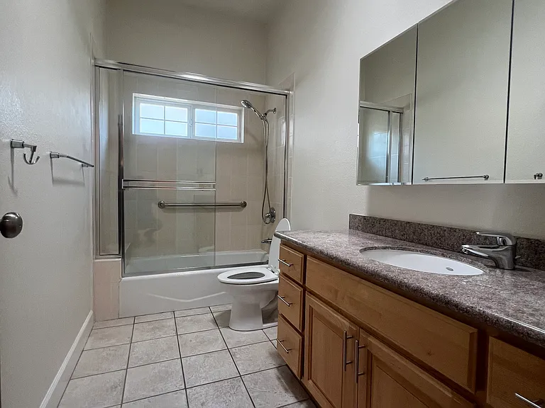 343 Franklin St — Photo 16