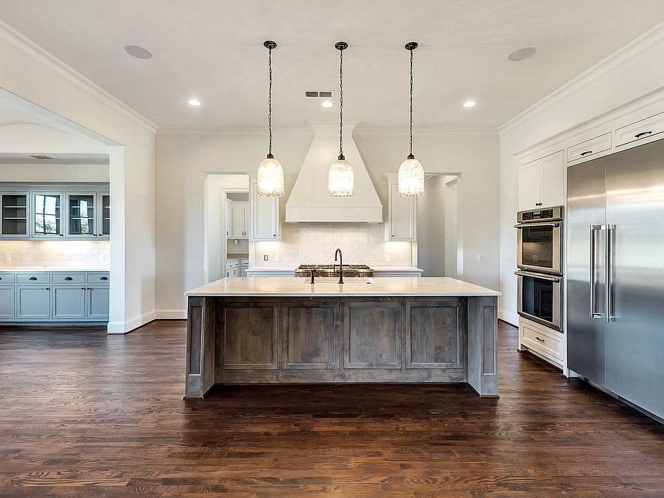 2nd image of 9404 Marbella Dr
