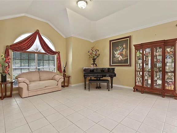 3rd image of 4629 Parkhaven Dr