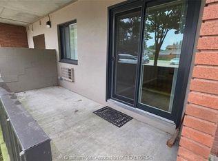 975 Grand Ave W #106, Chatham Kent, ON N7L 4Z6