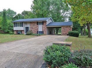 118 N Westwood Dr, Farmington, MO