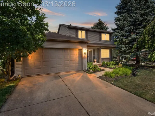 100 Dalton Dr, Rochester Hills, MI 48307