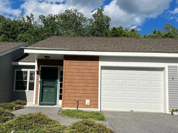 419 Jennings Brook Dr, Bennington, VT 05201