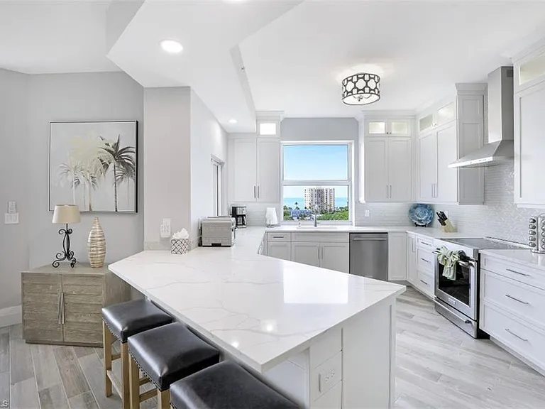 400 Flagship Dr #802 — Photo 9