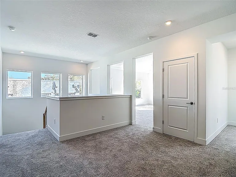 410 S West Shore Blvd — Photo 42