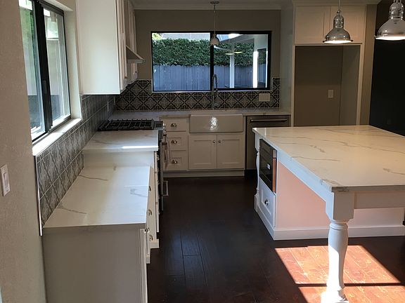 custom kitchen cabinets