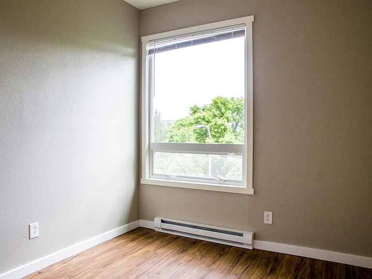 Clairemont Apartments — Photo 18