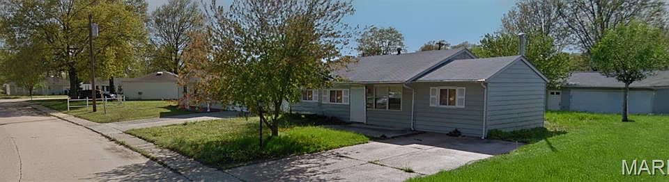 1st image of 1105 Saint Clement Dr
