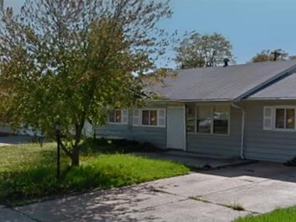 1105 Saint Clement Dr, Cahokia, IL 62206