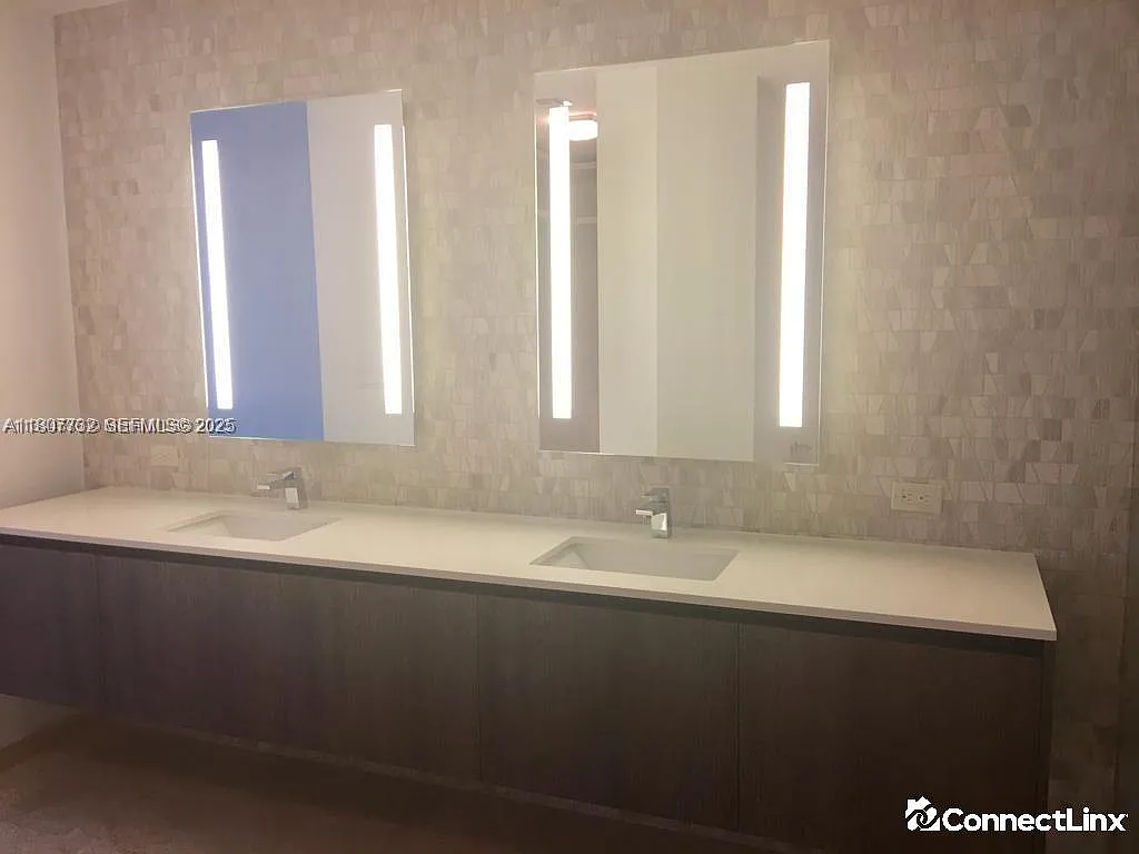 3 bed, 3.0 bath, $8,500 — Photo 4
