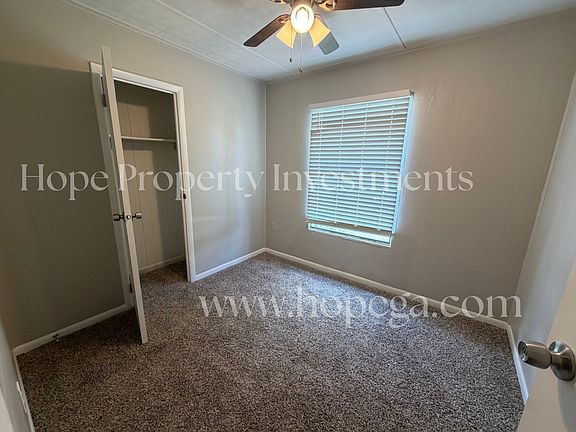 3rd image of 4 Midland Park Ln
