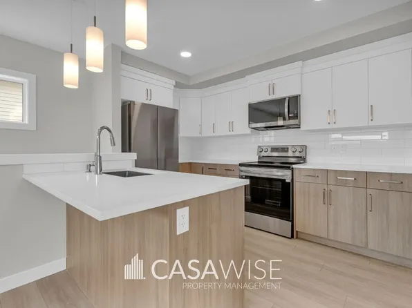 1051G Berg Pl, Leduc, AB T9E 1H2