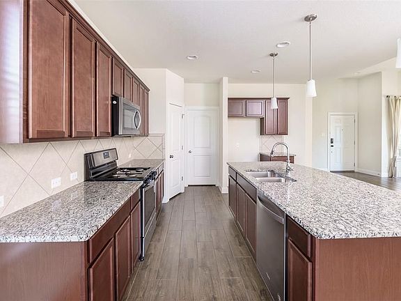 2nd image of 17204 Alturas Ave