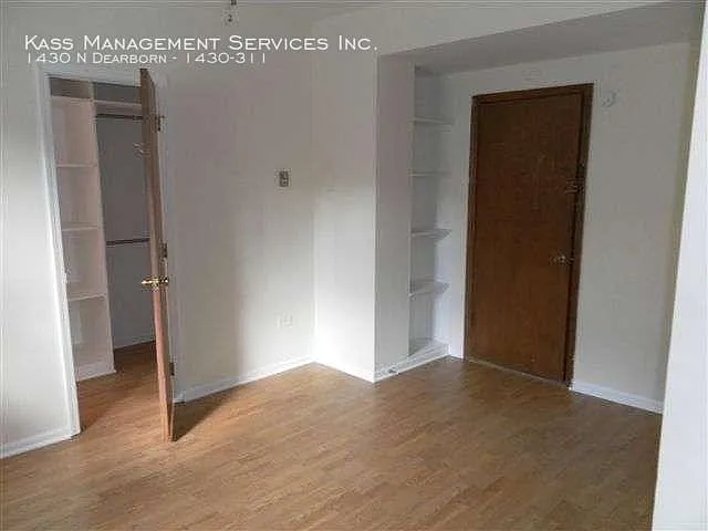 1430 N Dearborn Pkwy — Photo 10