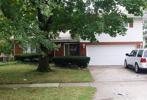 1st image of 4127 Applewood Ln