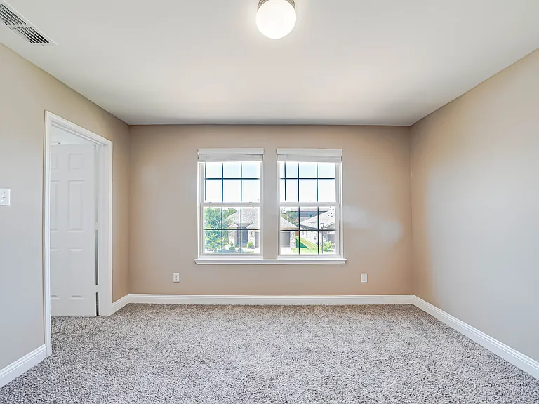 410 Club House Dr — Photo 24