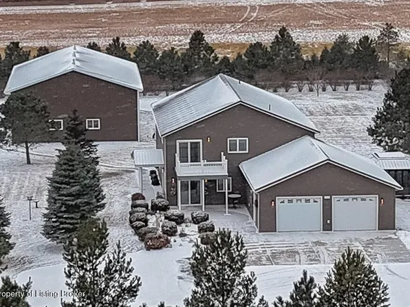 3359 109th Ave SW, Dickinson, ND 58601