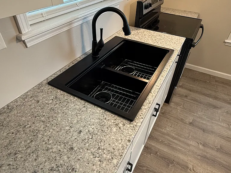 209 N Center St — Photo 3