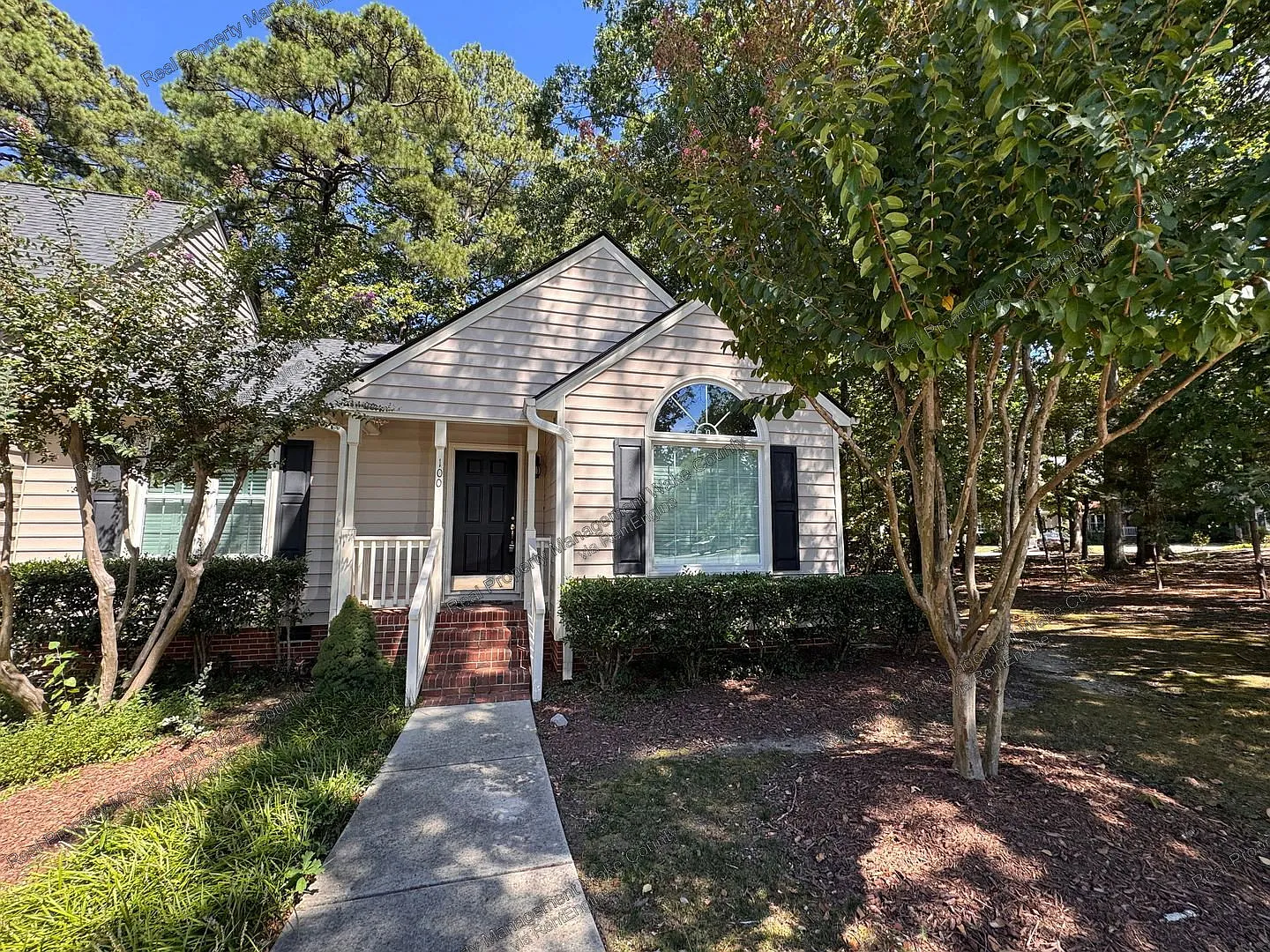 3 bed, 2.0 bath, $2,300 — Photo 1