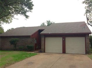 2613 Berkshire Ln, Grand Prairie, TX 75052