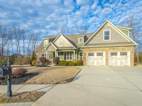 8402 Fenwick Dr, Ooltewah, TN 37363