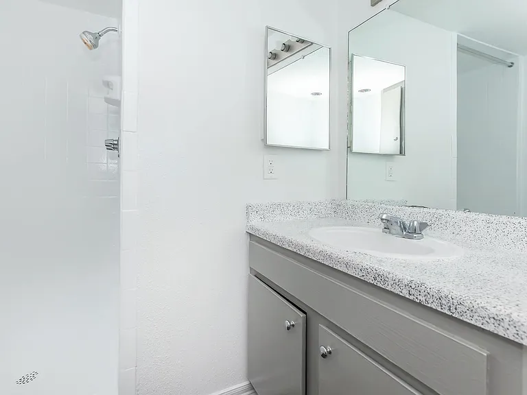 Bayou Park Apartments — Photo 72