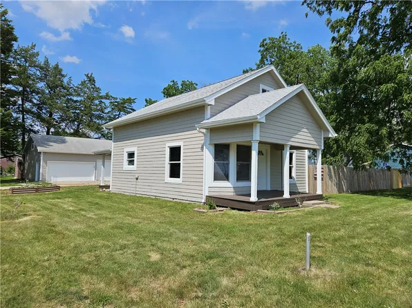 695 Rock Island Ave, Martensdale, IA 50160