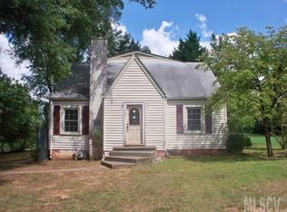 121 26th Ave NE, Hickory, NC 28601