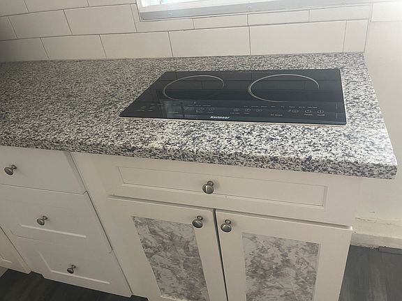 5th image of 3714 Croton Ave