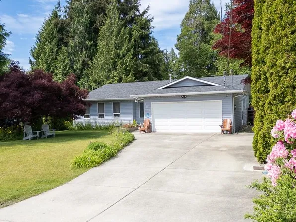 1823 Hall Rd, Sechelt, BC V7Z 0A9