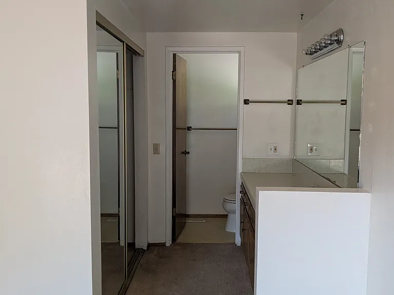 2429 Woodstock Ct — Photo 9