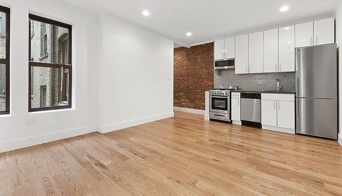 Rented by Vertical Real Estate LLC | media 5