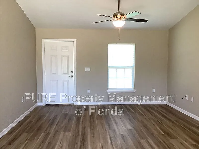 3 bed, 2.0 bath, 1032 sqft, $1,499 — Photo 2