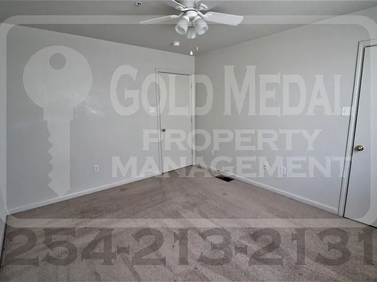 1103 Lansberry Ct — Photo 15