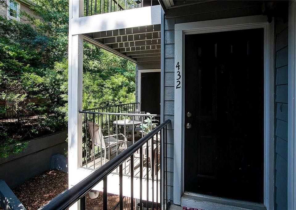 1st image of 432 Granville Ct