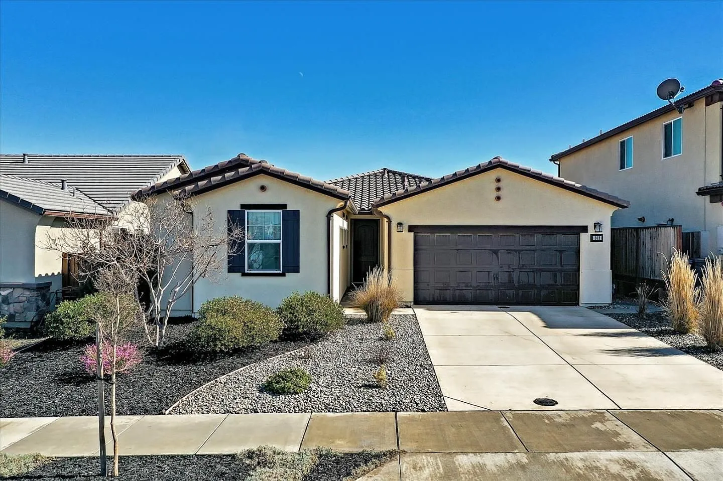 303 Blenheim Ct photo 1
