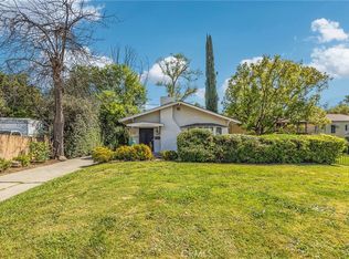 1562 N Lake Ave, Pasadena, CA