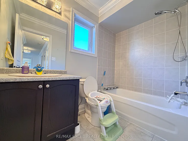 130 Laurendale Ave — Photo 12