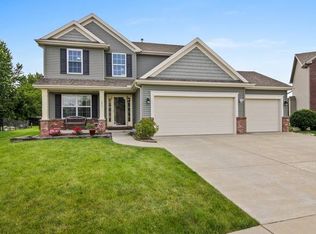 2901 Casey Ln, Bloomington, IL 61704