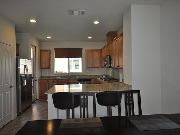 4th image of 1067 Eagle Way