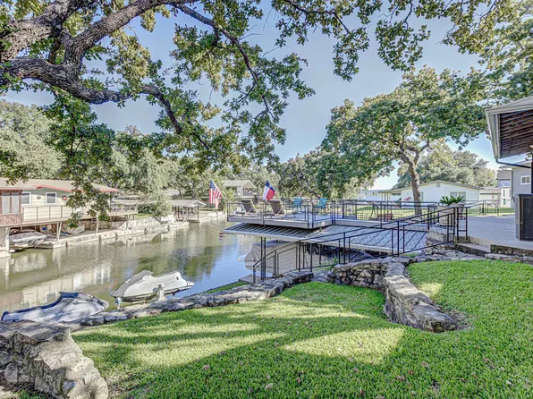 1104 Hill Circle West Drive, Granite Shoals, TX 78654