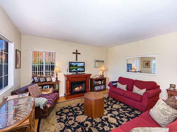 2nd image of 2845 Los Olivos Ln