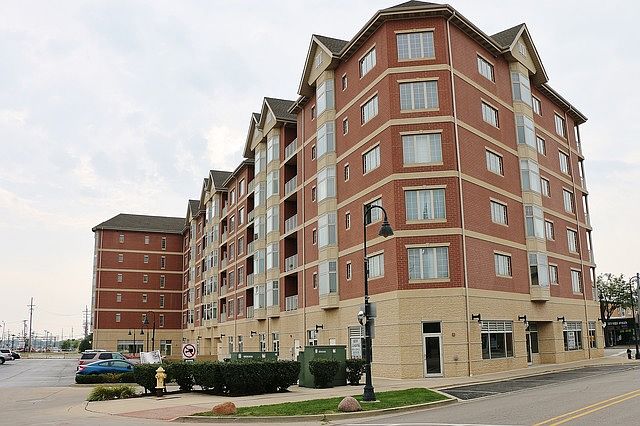 2nd image of 9670 Franklin Ave Unit 302