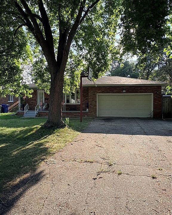 1st image of 569 Lesperance Rd