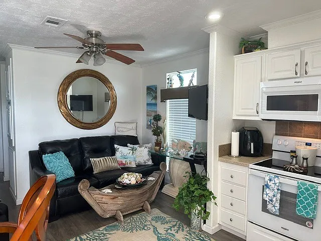 Seabreeze Pl — Photo 6