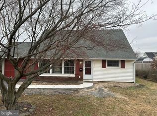 43 Towpath Rd, Levittown, PA 19056